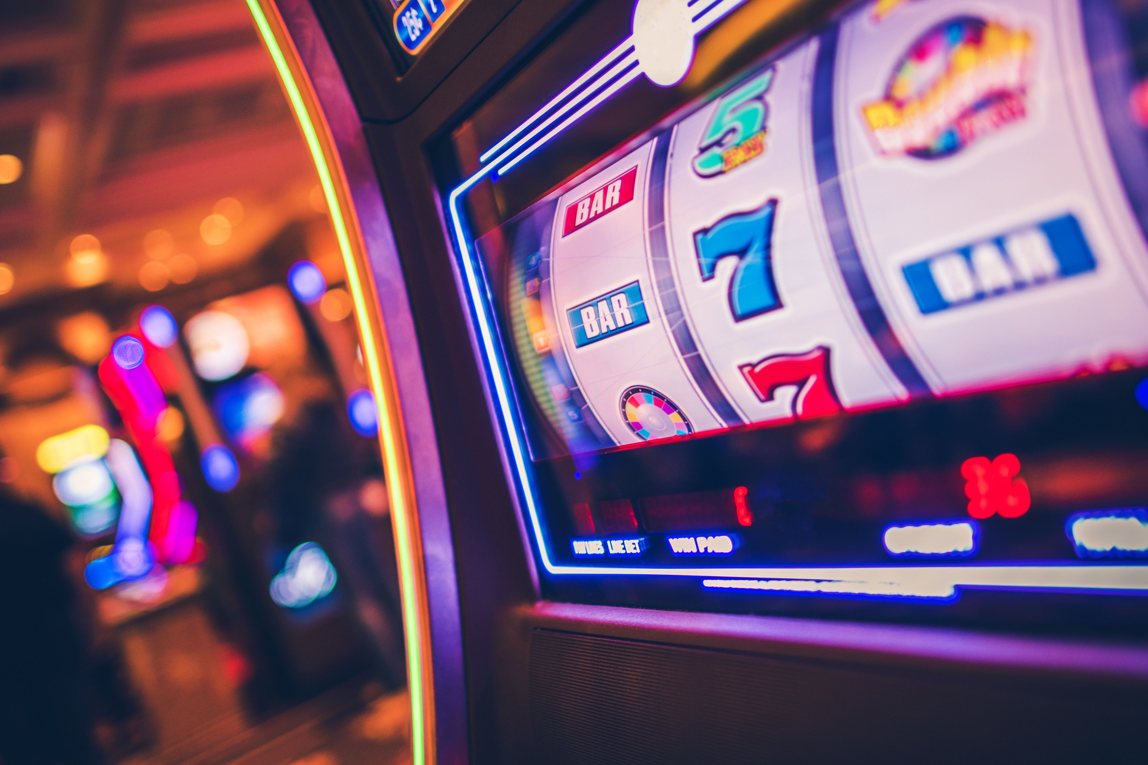 kiss toto platform overview showing slot games, live dealer tables, and sportsbook betting options