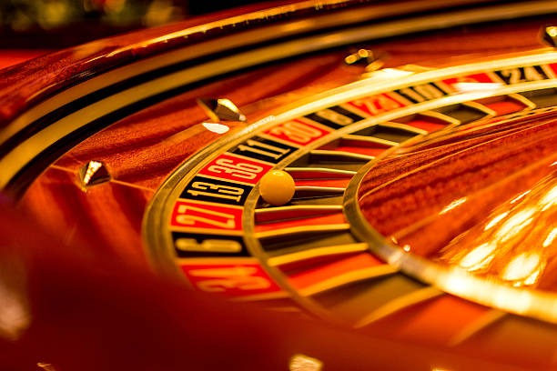 Allbet live-dealer studio with professional dealers and multi-camera setup on kiss toto